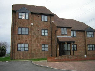Flat to rent in Raleigh Close, Cippenham SL1