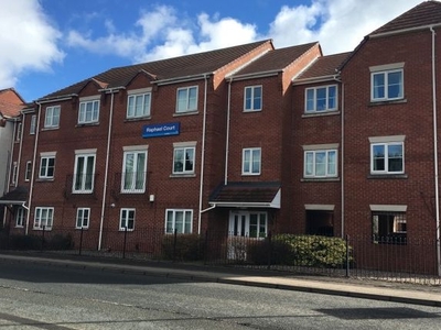 Flat to rent in Raphael Court, Broad Lanes, Bilston, Bilston WV14