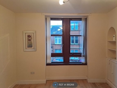 Flat to rent in Seamore Street, Largs KA30