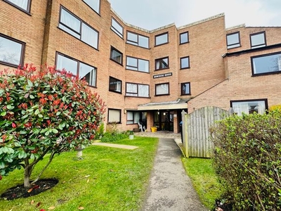 Flat to rent in Seldown Road, Poole BH15
