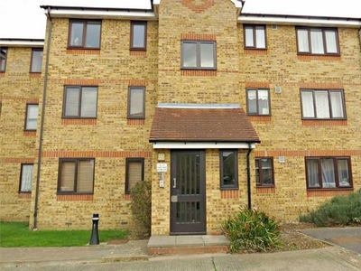 Flat to rent in Thanet House, Explorer Drive, Watford WD18