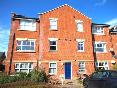 Flat to rent in Tower View, Chartham, Canterbury CT4
