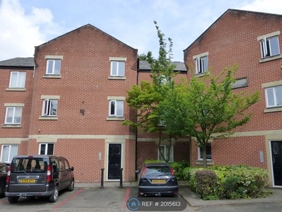 Flat to rent in Trinity Court, Salford M3
