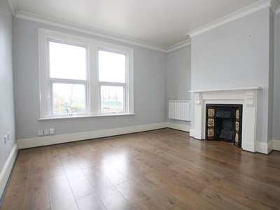 Flat to rent in Vicarage Road, Newmarket CB8