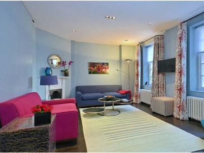 Mews house to rent in Perrins Walk, Hampstead Village NW3