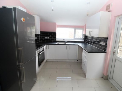 Property to rent in North Road, Cardiff CF10