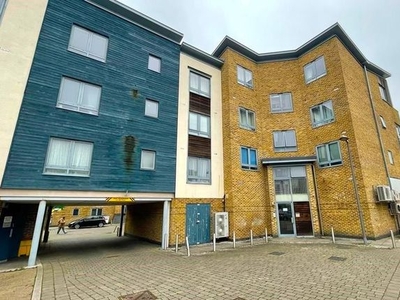 Property to rent in Quayside Drive, Colchester CO2