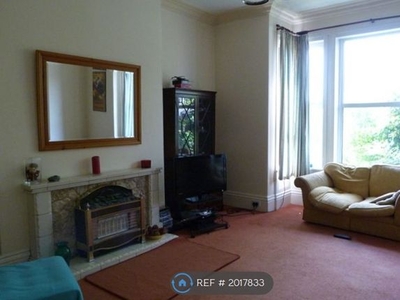 Room to rent in Leeds Road, Wakefield WF1