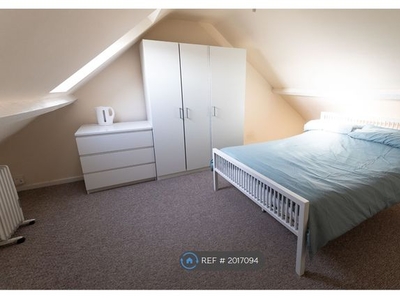 Room to rent in Stafford Street, Swindon SN1