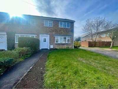 Semi-detached house to rent in St. Marys Avenue, Lincoln LN2