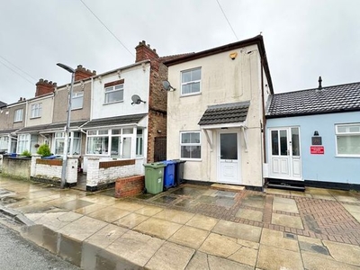 Semi-detached house to rent in West Street, Cleethorpes DN35