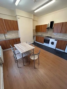 Shared accommodation to rent in London Road, Sheffield S2