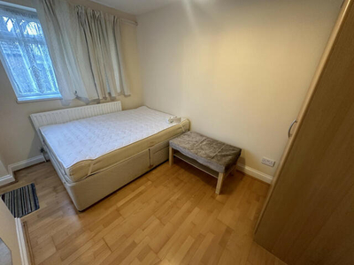 Studio Flat For Rent In Southall