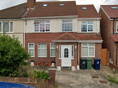 Terraced house to rent in Anthony Road, Greenford UB6