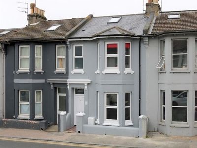 Terraced house to rent in Beaconsfield Road, Brighton BN1