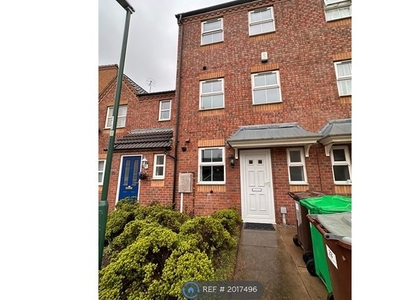 Terraced house to rent in Edmonstone Crescent, Nottingham NG5