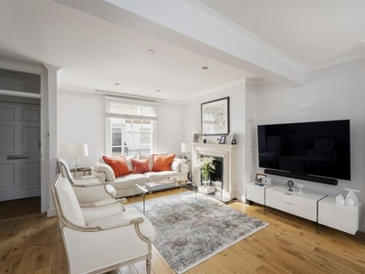 Terraced house to rent in First Street, Chelsea SW3