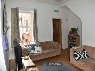 Terraced house to rent in Gordon Road, Harborne, Birmingham B17