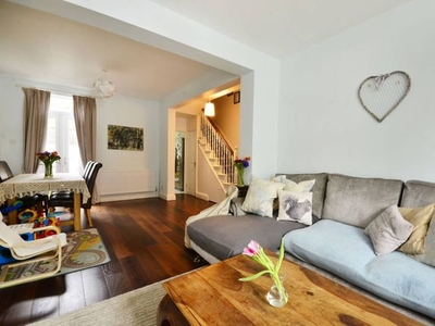 Terraced house to rent in Sudlow Road, Wandsworth, London SW18