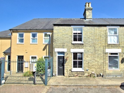 Terraced house to rent in York Terrace, Cambridge CB1