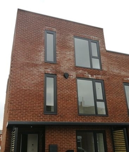 Town house to rent in Norway Street, Salford M6