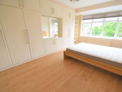 1 bed house to rent in Double Room In House Share - Ealing,
W5, London