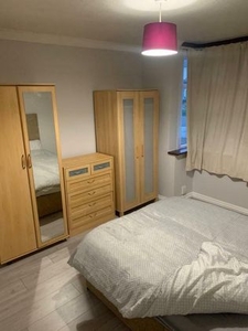 1 bedroom house share to rent Surbiton, KT6 7JS