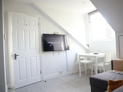 1 bedroom serviced apartment to rent Croydon, CR0 6QT