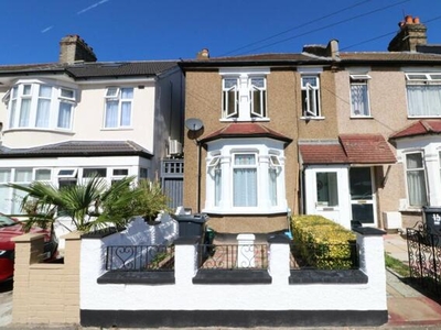2 Bedroom End Of Terrace House For Sale In Ilford