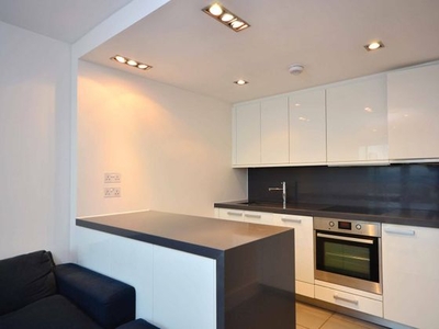2 bedroom flat to rent London, SE1 4NL