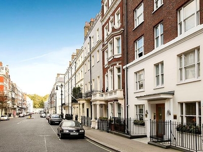 2 bedroom flat to rent London, W1J 5NA