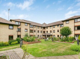 2 Bedroom Ground Floor Flat For Sale In Billy Lows Lane, Potters Bar