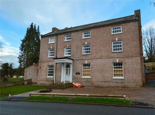 3 Bedroom Apartment For Rent In Bromsgrove, Worcestershire