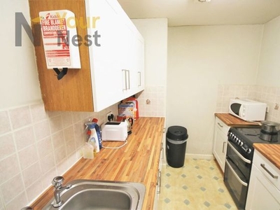 3 bedroom flat to rent Leeds, LS6 4DJ