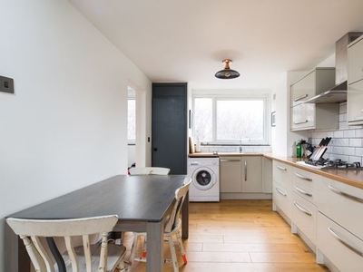 3 bedroom flat to rent London, E2 6EF