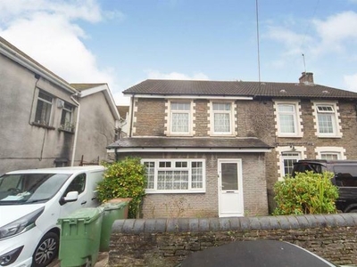 3 bedroom semi-detached house for sale Caerphilly, CF83 8EH