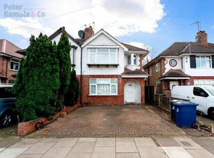 3 Bedroom Semi-detached House For Sale In Perivale, Greenford