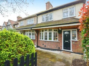 3 Bedroom Semi-detached House For Sale In Watford