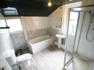 3 bedroom semi-detached house to rent Newcastle Upon Tyne, NE2 3LB