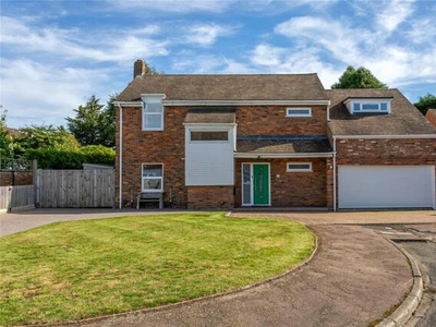 4 Bedroom Detached House For Sale In Dunstable, Bedfordshire