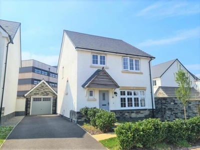4 Bedroom Detached House For Sale In Pool