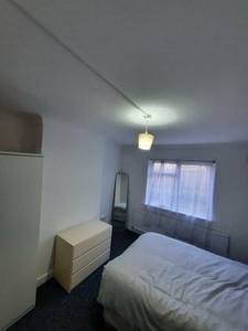 4 bedroom flat share to rent London, SW16 2JJ