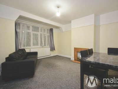 4 bedroom terraced house to rent London, SW17 9HQ
