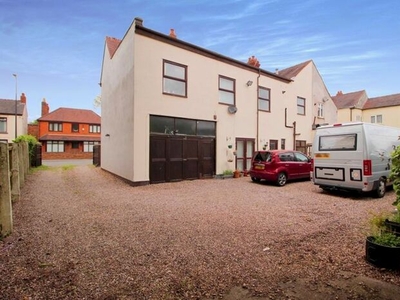6 Bedroom Terraced House For Sale