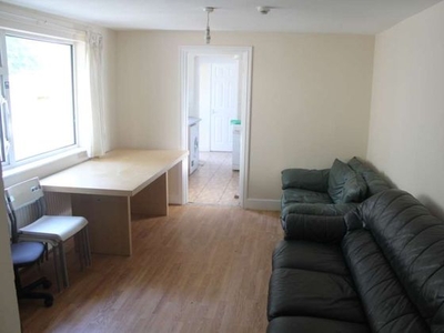 8 bedroom end of terrace house to rent Cardiff, CF24 3BH