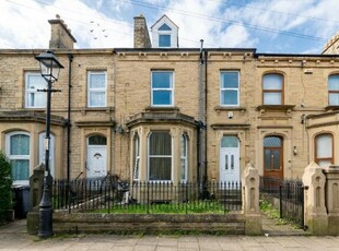 8 Bedroom Terraced House For Sale In Huddersfield, West Yorkshire