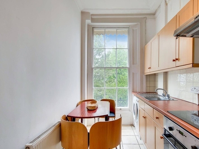 Flat in Chepstow Road, Notting Hill, W2