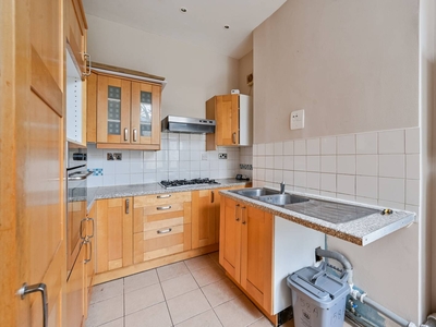 Flat in Inchmery Road, Catford, SE6