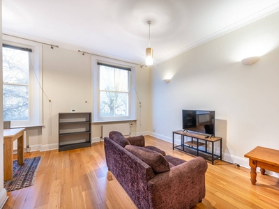 Flat in Westbourne Gardens, Notting Hill, W2