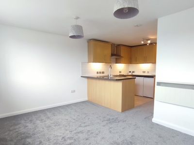1 Bed Flat, Cleveland Road, PO19